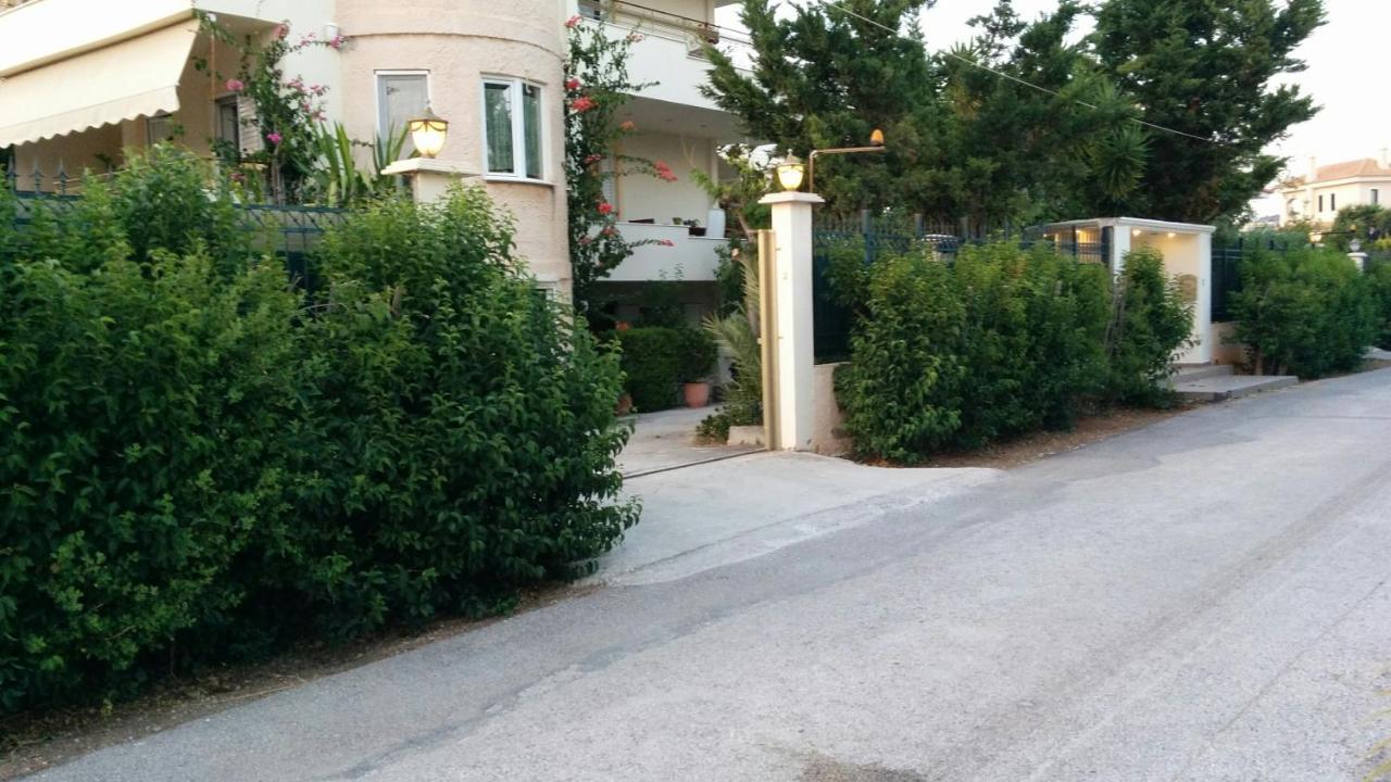 Lovely 2-Bedroom Apartment At Greek Riviera Vári Eksteriør bilde