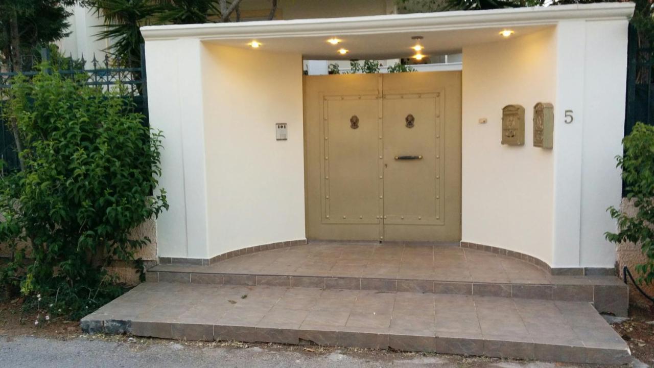 Lovely 2-Bedroom Apartment At Greek Riviera Vári Eksteriør bilde
